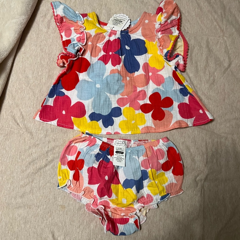 NWT Mud Pie Floral Top and Bloomers Set (9-12months)